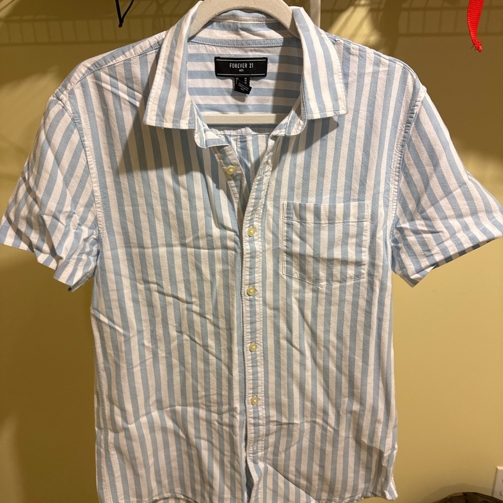 Forever 21 Men's Light Blue and White Striped Shirt